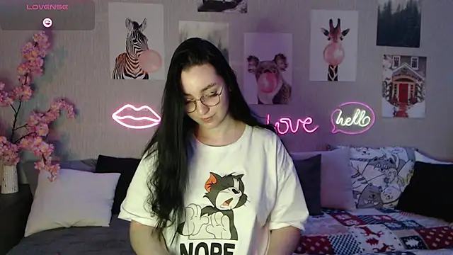 Fluffy Tiffy online show from 02/17/25, 01:58