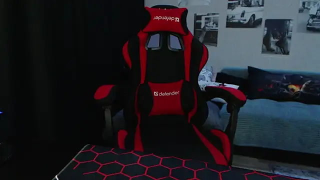 Fluffy Tiffy online show from 10/02/25, 12:17