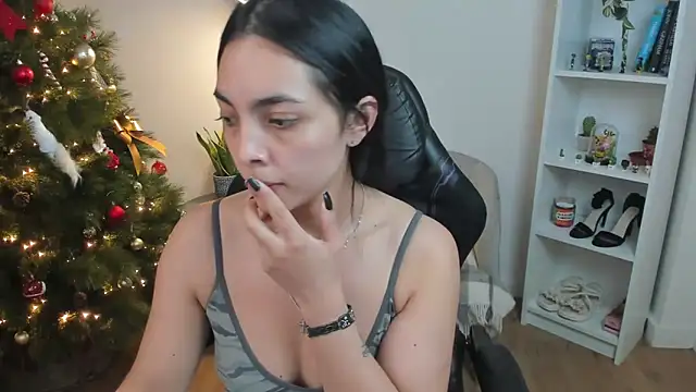  BellaEvans  online show from 12/15/25, 05:55