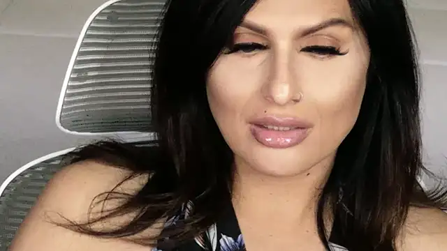 xprettysmilex online show from 04/13/26, 06:46