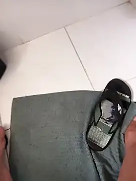 lobomisterioso13 online show from 11/28/25, 02:20