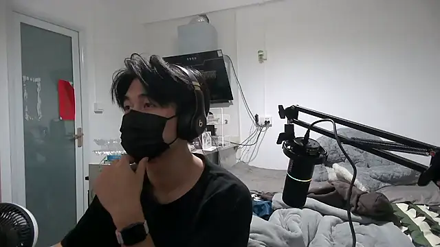 wuzhimao0207 online show from 12/13/24, 11:23