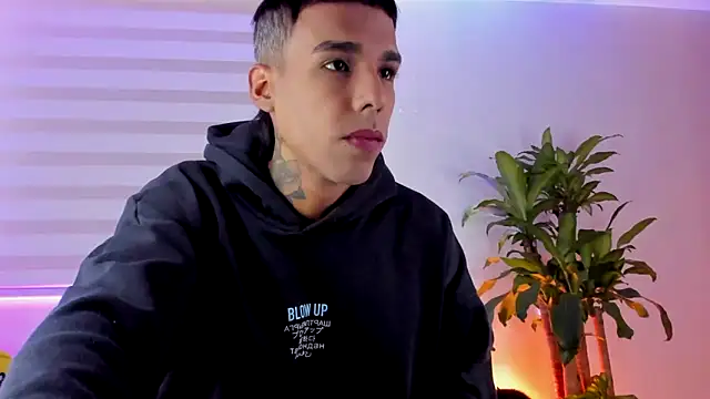 aldrinwhite online show from 10/08/25, 06:16