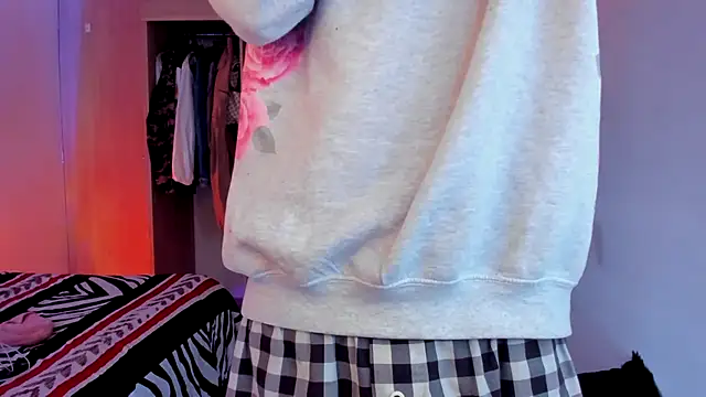 aldrinwhite online show from 12/21/25, 04:03