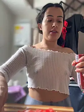 saribelcute online show from 10/18/25, 03:13