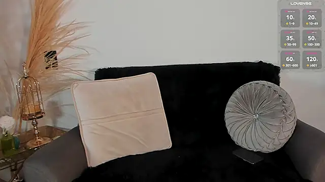 Snapshot of Chrishell_ chatting on 11/24/25, 11:26 Chrishell online show from 11/24/25, 11:26