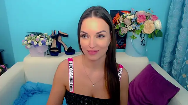 Snapshot of LindaaLu chatting on 12/11/24, 08:04 LindaaLu online show from 12/11/24, 08:04