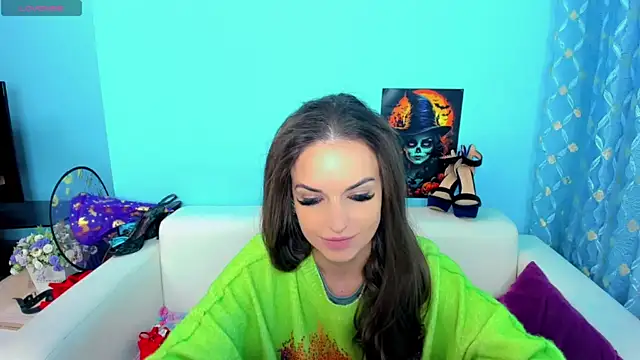 LindaaLu online show from 11/20/25, 04:23