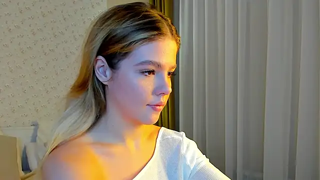 Anna Robinson online show from 01/17/25, 01:15