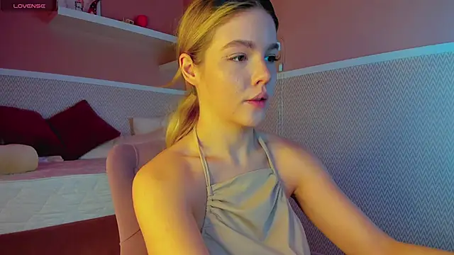 Anna Robinson online show from 01/29/25, 01:16