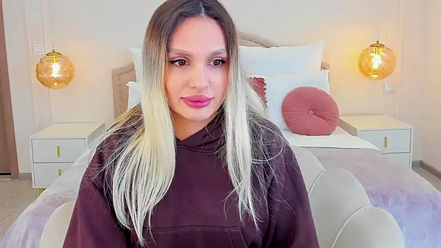 MissLoou online show from 02/03/26, 06:11