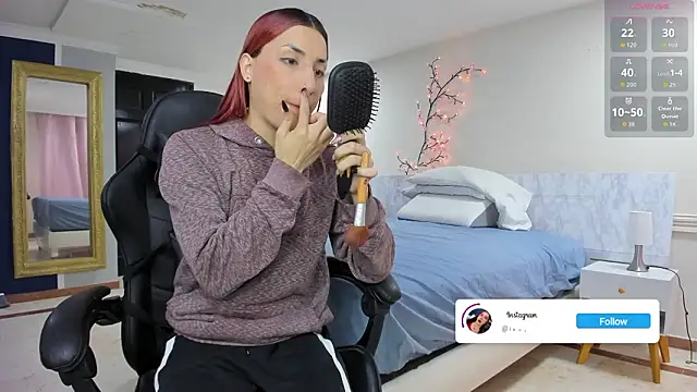 charolbruce 1 online show from 03/11/26, 12:00