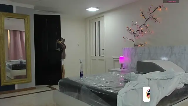 charolbruce 1 online show from 04/16/26, 11:55