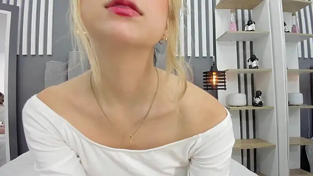 Snapshot of gabriela__gomez chatting on 02/03/25, 12:57 gabriela gomez online show from 02/03/25, 12:57
