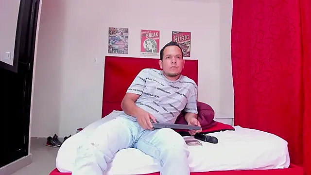 KattiaRose online show from 01/29/25, 08:56