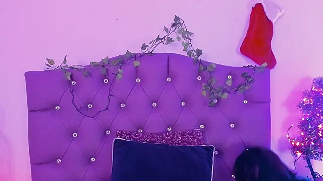 Nyx nayla online show from 12/19/24, 07:18