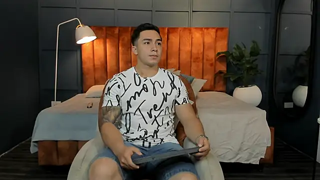 Ryan Hunt online show from 01/30/25, 12:59