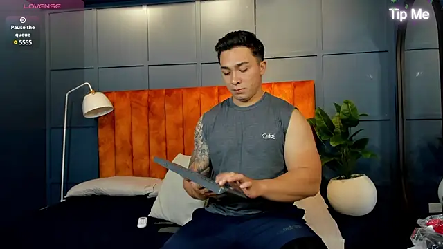 Ryan Hunt online show from 02/05/25, 12:27