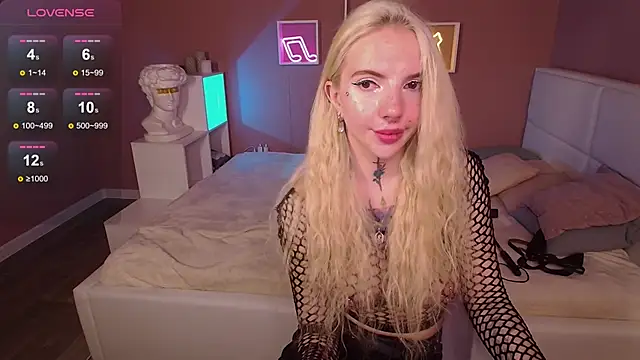 Snapshot of AnneTenet chatting on 03/09/25, 10:19 AnneTenet online show from 03/09/25, 10:19