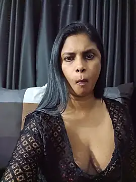 Snapshot of Sensual_indian7 chatting on 07/12/26, 01:02 Sensual indian7 online show from 07/12/26, 01:02