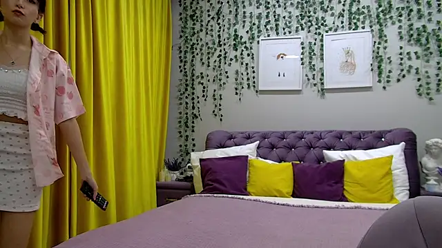 NicoleLimp online show from 02/03/25, 12:47