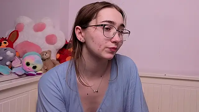 PollyBeev online show from 06/16/26, 07:33