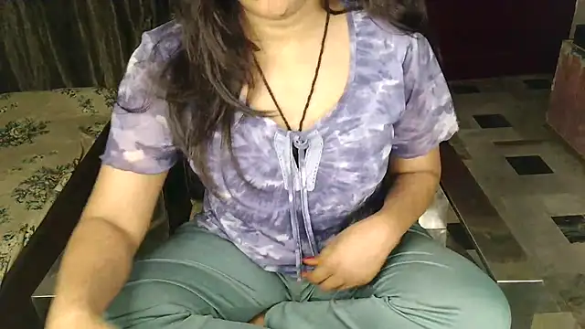 aarushi sharmaa online show from 11/16/25, 02:55