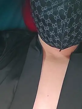 girldam95 online show from 12/15/25, 04:44