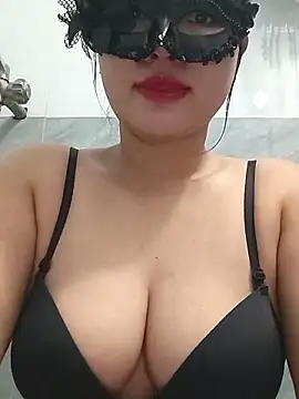 Snapshot of girldam95 chatting on 07/12/26, 05:31 girldam95 online show from 07/12/26, 05:31