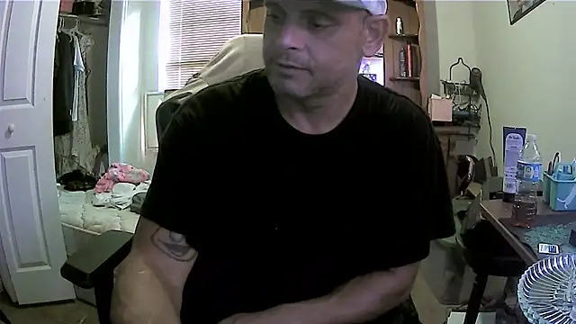 Snapshot of Buffshagswell chatting on 08/08/26, 08:55 Buffshagswell online show from 08/08/26, 08:55