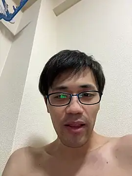 Snapshot of ryusei18570 chatting on 12/26/24, 05:30 ryusei18570 online show from 12/26/24, 05:30