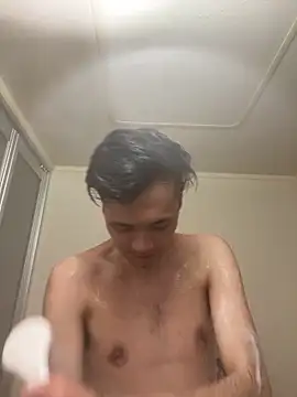 Snapshot of ryusei18570 chatting on 02/04/25, 02:21 ryusei18570 online show from 02/04/25, 02:21