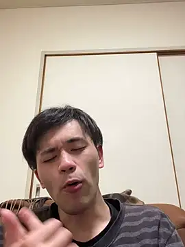 Snapshot of ryusei18570 chatting on 02/14/25, 05:57 ryusei18570 online show from 02/14/25, 05:57