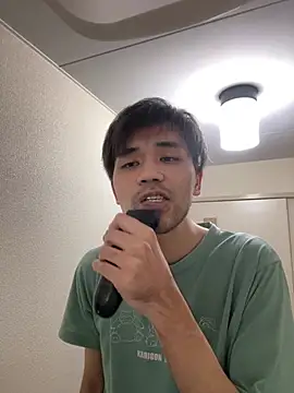 Snapshot of ryusei18570 chatting on 02/27/25, 01:17 ryusei18570 online show from 02/27/25, 01:17