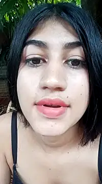 Snapshot of Julix_A chatting on 12/20/24, 09:39 Julix A online show from 12/20/24, 09:39