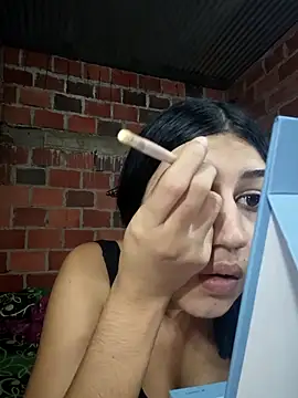 Snapshot of Julix_A chatting on 12/18/25, 11:55 Julix A online show from 12/18/25, 11:55