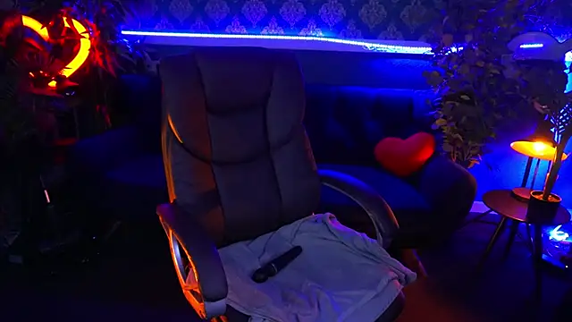 Snow WhiteeeX online show from 02/04/25, 12:55