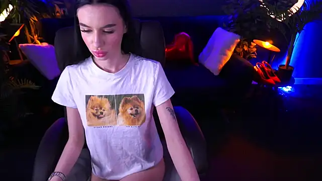 Snow WhiteeeX online show from 03/19/25, 10:00