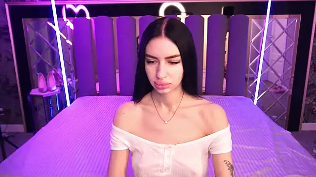 Snow WhiteeeX online show from 02/02/26, 06:45