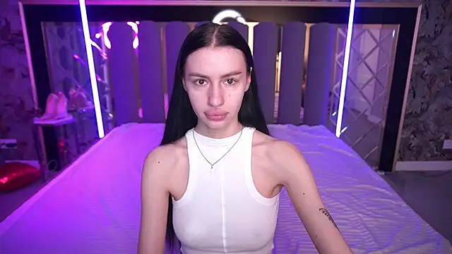 Snow WhiteeeX online show from 04/06/26, 05:41