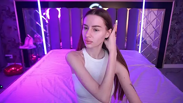 Snow WhiteeeX online show from 04/16/26, 05:41