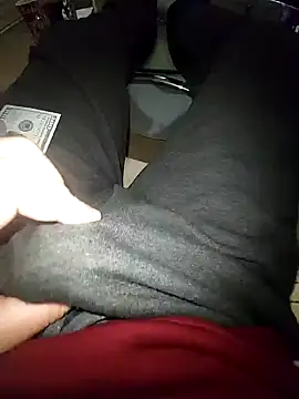 Snapshot of reelciii21 chatting on 12/26/24, 09:15 reelciii21 online show from 12/26/24, 09:15