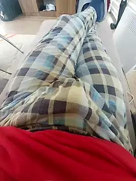 Snapshot of reelciii21 chatting on 01/14/25, 12:24 reelciii21 online show from 01/14/25, 12:24