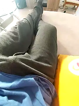 Snapshot of reelciii21 chatting on 01/31/25, 01:56 reelciii21 online show from 01/31/25, 01:56