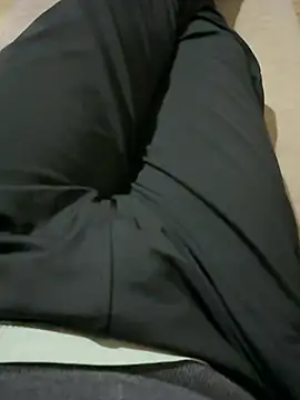 Snapshot of reelciii21 chatting on 02/18/25, 09:42 reelciii21 online show from 02/18/25, 09:42