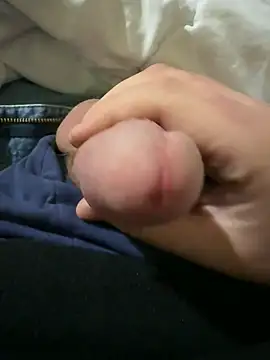 Snapshot of reelciii21 chatting on 02/24/25, 09:31 reelciii21 online show from 02/24/25, 09:31