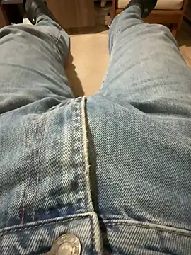 Snapshot of reelciii21 chatting on 10/03/25, 04:26 reelciii21 online show from 10/03/25, 04:26