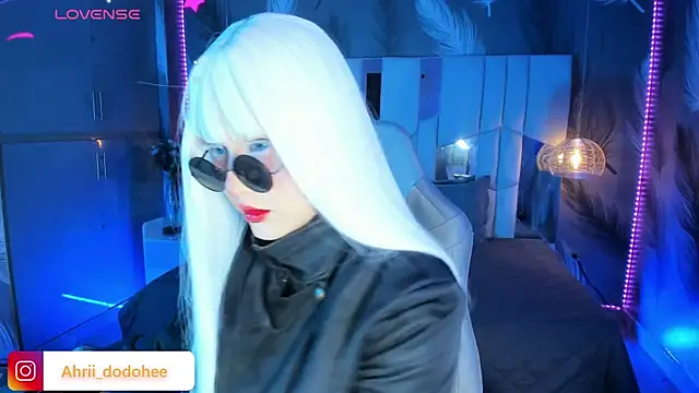 AHRI LEE online show from 12/18/24, 03:37