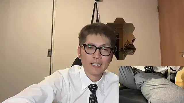 Snapshot of kensnb chatting on 05/20/26, 11:49 kensnb online show from 05/20/26, 11:49