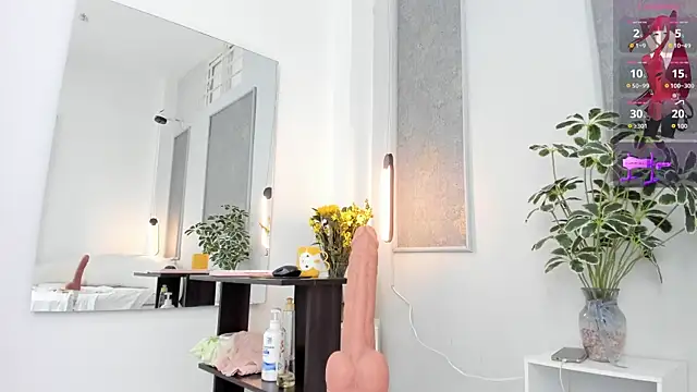 lannarusso  online show from 12/22/25, 11:51